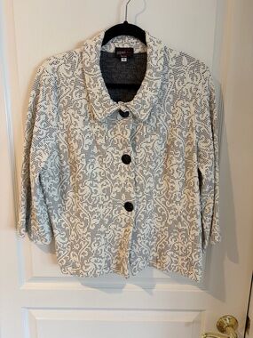 Andria Lieu Elegant Cream raised pattern Pattern Blazer